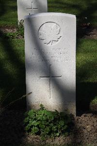 Ypres Reservoir Cemetery - Saunders, Leonard James