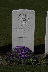 Ypres Reservoir Cemetery - Saville, C