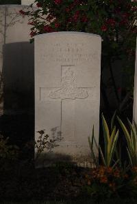 Ypres Reservoir Cemetery - Selby, T H