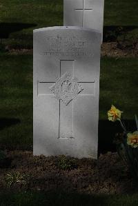 Ypres Reservoir Cemetery - Shearer, J