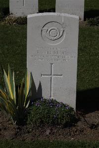 Ypres Reservoir Cemetery - Sheldrake, T