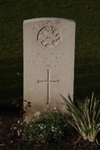 Ypres Reservoir Cemetery - Shields, C