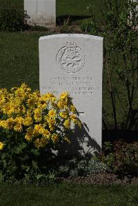 Ypres Reservoir Cemetery - Sissons, W H