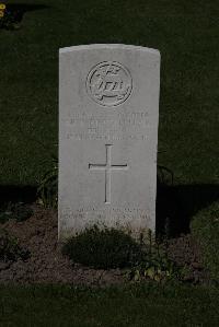 Ypres Reservoir Cemetery - Sladen, St. Barbe Russell