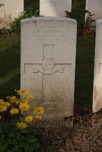 Ypres Reservoir Cemetery - Strain, B