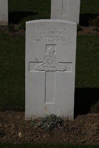 Ypres Reservoir Cemetery - Sutton, G F