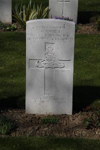 Ypres Reservoir Cemetery - Swift, W