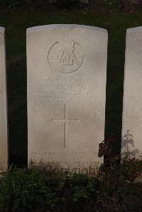 Ypres Reservoir Cemetery - Tennant, R