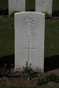 Ypres Reservoir Cemetery - Thatcher, H