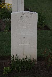 Ypres Reservoir Cemetery - Thurston, Clement Percy