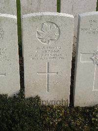 Bailleul Communal Cemetery Extension (Nord) - Arcand, E