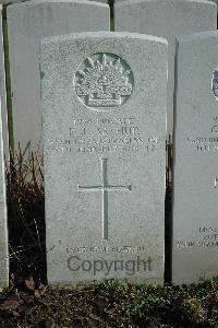 Bailleul Communal Cemetery Extension (Nord) - Arthur, Fredrick James