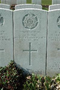 Bailleul Communal Cemetery Extension (Nord) - Bage, T