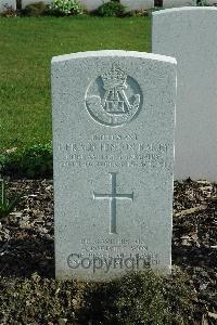 Bailleul Communal Cemetery Extension (Nord) - Bailey, Gerald Hinton