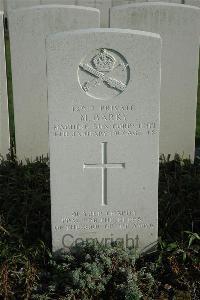 Bailleul Communal Cemetery Extension (Nord) - Barry, Michael