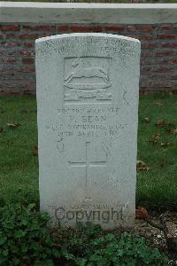 Bailleul Communal Cemetery Extension (Nord) - Bean, P