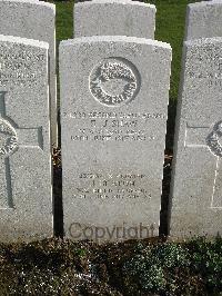 Bailleul Communal Cemetery Extension (Nord) - Beaton, John