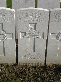 Bailleul Communal Cemetery Extension (Nord) - Belton, Herbert