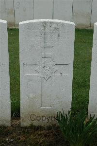 Bailleul Communal Cemetery Extension (Nord) - Bignell, L