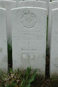 Bailleul Communal Cemetery Extension (Nord) - Blomley, Tom