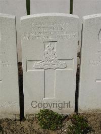 Bailleul Communal Cemetery Extension (Nord) - Brearley, F