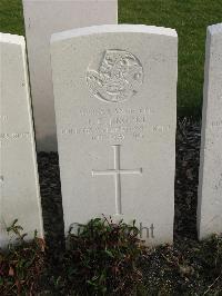 Bailleul Communal Cemetery Extension (Nord) - Brooke, J E