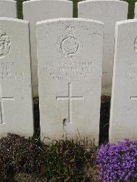 Bailleul Communal Cemetery Extension (Nord) - Brotherson, H G