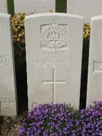 Bailleul Communal Cemetery Extension (Nord) - Brown, G