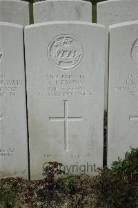 Bailleul Communal Cemetery Extension (Nord) - Brown, J J