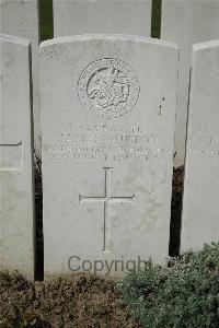 Bailleul Communal Cemetery Extension (Nord) - Burton, James