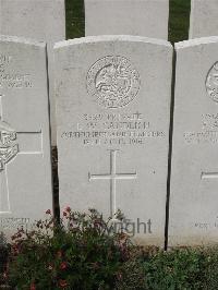 Bailleul Communal Cemetery Extension (Nord) - Candlish, R W