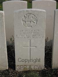 Bailleul Communal Cemetery Extension (Nord) - Carrier, Stephen William