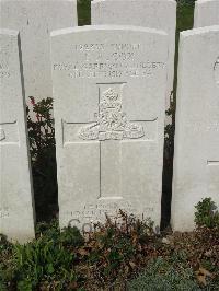 Bailleul Communal Cemetery Extension (Nord) - Cox, Frederick Arthur