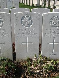 Bailleul Communal Cemetery Extension (Nord) - Cox, William Christopher