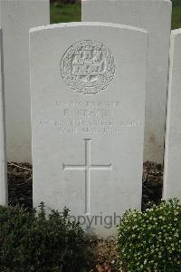 Bailleul Communal Cemetery Extension (Nord) - Cronin, P