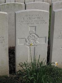 Bailleul Communal Cemetery Extension (Nord) - Crowther, R