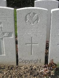 Bailleul Communal Cemetery Extension (Nord) - Curran, William