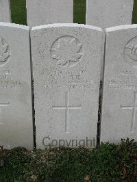 Bailleul Communal Cemetery Extension (Nord) - Currie, J