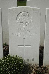 Bailleul Communal Cemetery Extension (Nord) - Daley, P