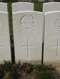 Bailleul Communal Cemetery Extension (Nord) - Edgar, J G