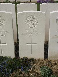 Bailleul Communal Cemetery Extension (Nord) - Evans, H