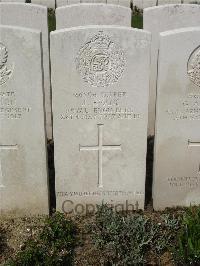 Bailleul Communal Cemetery Extension (Nord) - Evans, John