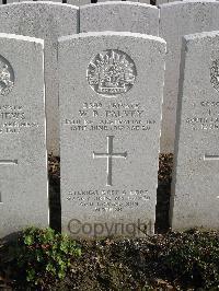 Bailleul Communal Cemetery Extension (Nord) - Falvey, William Bernard