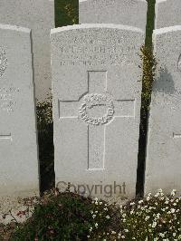 Bailleul Communal Cemetery Extension (Nord) - Farquharson, Gladstone