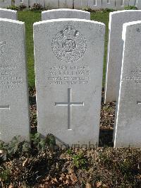 Bailleul Communal Cemetery Extension (Nord) - Fellows, W