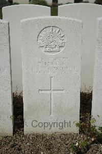 Bailleul Communal Cemetery Extension (Nord) - Ferris, E