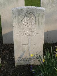 Bailleul Communal Cemetery Extension (Nord) - Fisher, W R