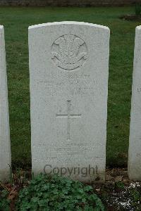 Bailleul Communal Cemetery Extension (Nord) - Francis, Trevor Edward