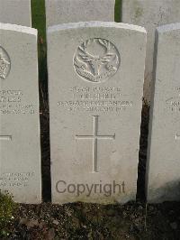 Bailleul Communal Cemetery Extension (Nord) - Gilchrist, J