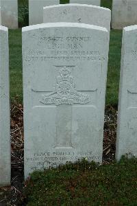 Bailleul Communal Cemetery Extension (Nord) - Gilman, Ernest